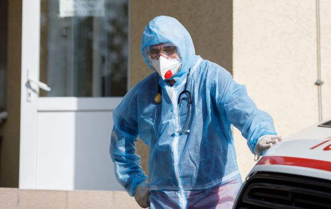 Медики масово вимагають підвищити зарплати, інакше - страйк