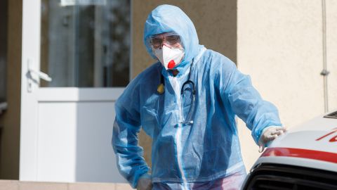 COVID-вакцинация в Украине: приоритетность пенсионеров могут изменить