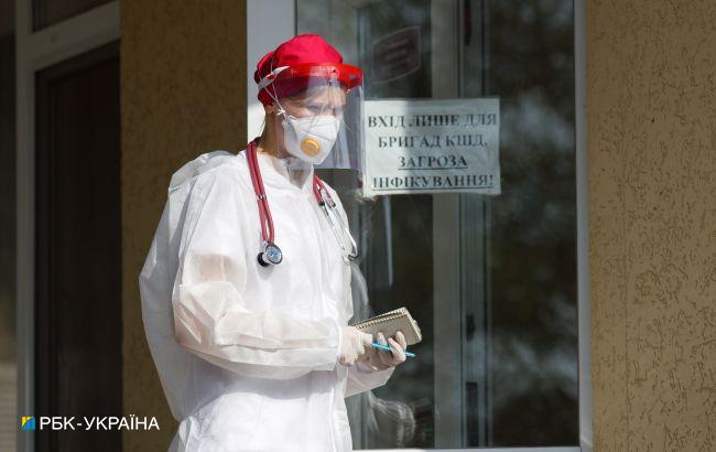 В Украине заняты менее 40% больничных коек для COVID
