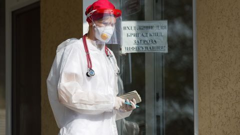 Карантин выходного дня: Степанов рассказал, что попадет под строгий запрет