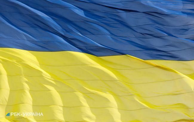 В Мариуполе будут судить подростка за надругательство над флагом Украины
