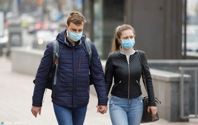 Де потрібно носити маску в Україні: повний перелік місць
