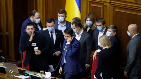 Робота над помилками: як Рада розбирається з наслідками скандальних рішень КСУ