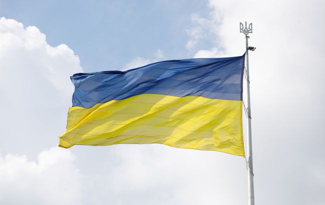Над Кремлем развивается украинский флаг: появилось видео