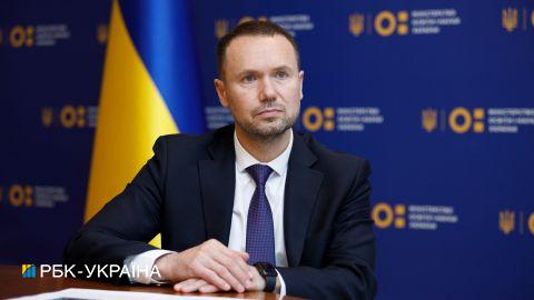 У Міносвіти не виключають примусову вакцинацію освітян