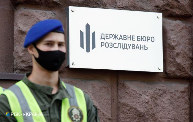ДБР викрило іноземця, який організував вивіз призовників з України