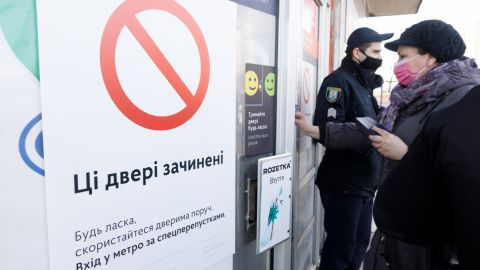 Коли в Україні послаблять карантин: базовий сценарій НБУ