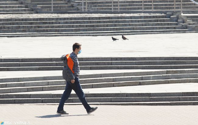 Санлікар Житомирської області зобов'язав зупинити приватний транспорт, влада ігнорує