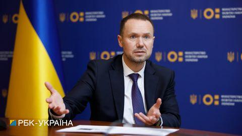 МОН розглядає три варіанти початку нового навчального року в Україні: всі деталі