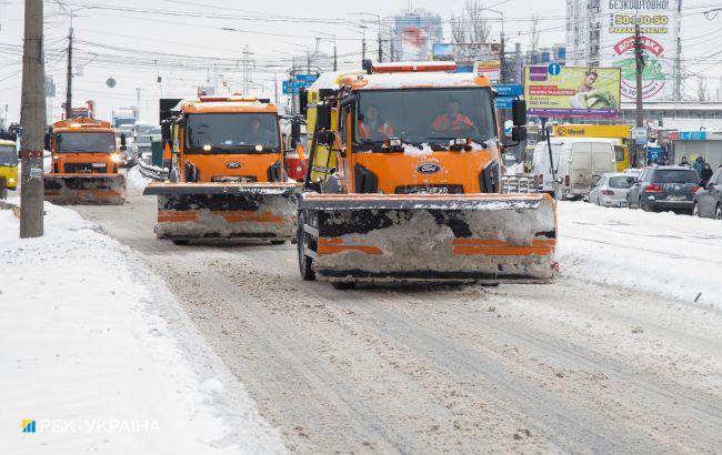Снігопади в Україні: у двох областях досі діють обмеження на фури