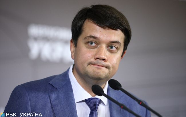 Разумков пообещал не запрещать журналистам ходить в Раду