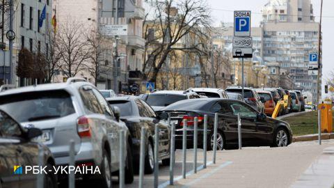 Паркувальникам в Україні заборонять затримувати авто: з чим це пов&rsquo;язано