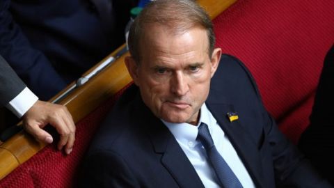 Медведчук заявил, что находится в Украине и не собирается прятаться