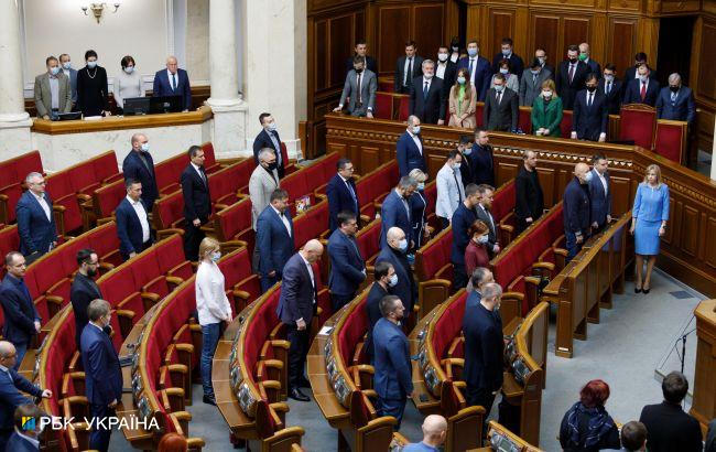 Свежий рейтинг партий: за кого украинцы проголосовали бы в декабре 2021 года