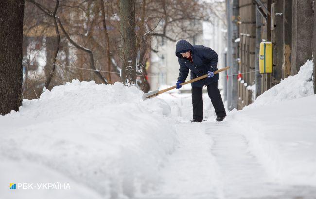 Нічого страшного, втрамбується: соцмережі про сніг у Києві і ситуацію на дорогах