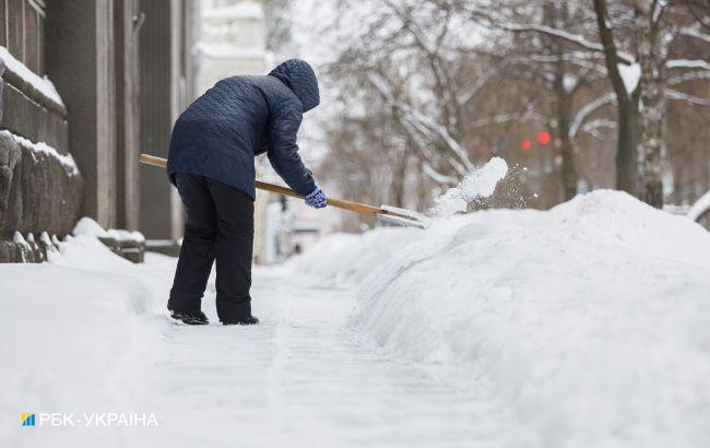 Підтоплення й снігопади: на заході України вирує негода