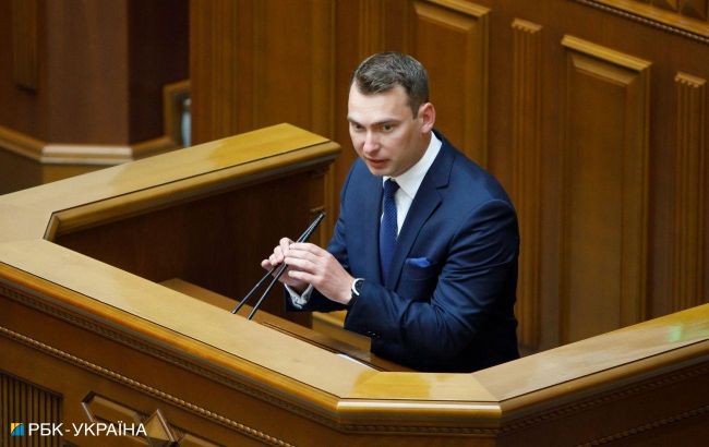 "Голос": попытки отстранить Железняка с должности главы фракции не имеют юридической силы