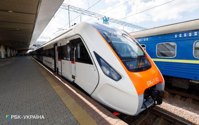 Укрзализныця показала обновленный подвижной состав: на чем теперь возят украинцев (фото)