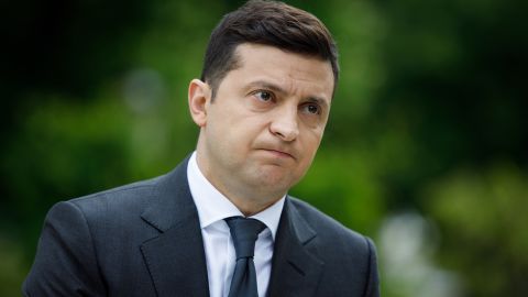 Локдаун, опитування, вакцина і перестановки в Кабміні: про що говорив Зеленський у інтерв'ю