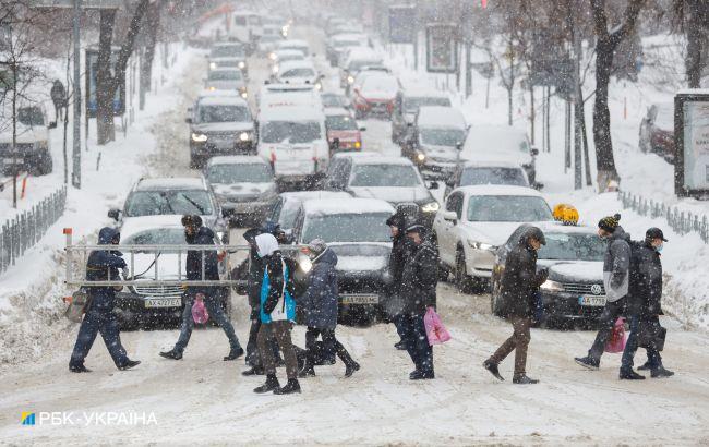 Мокрый снег и ветер: синоптики дали прогноз погоды на сегодня