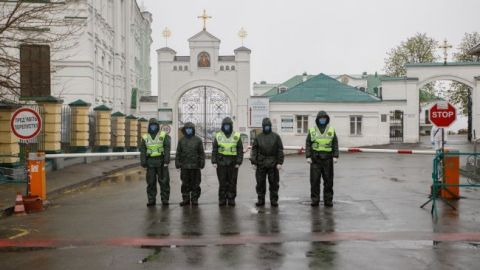 Власть побоялась конфликтовать с церковью из-за карантина, - социолог