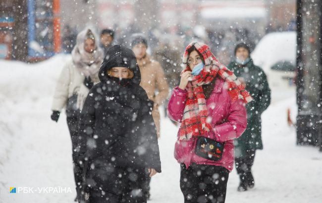 Мокрый снег накроет большую часть Украины: прогноз погоды на завтра