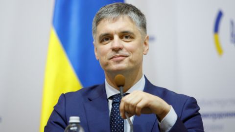 Украина разрешит чартерные рейсы для заробитчан