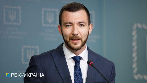 Затягивание времени. У Зеленского отреагировали на решение КСУ по новым судьям