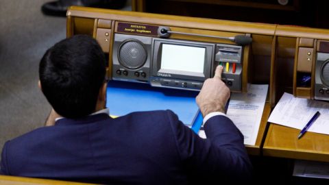 ВР отправила на доработку закон о рассмотрении АМКУ жалоб в сфере публичных закупок