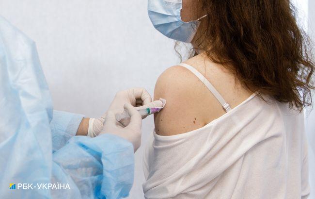 Волонтер АТО рассказала о "побочках" после вакцинации: "температура 39,3"
