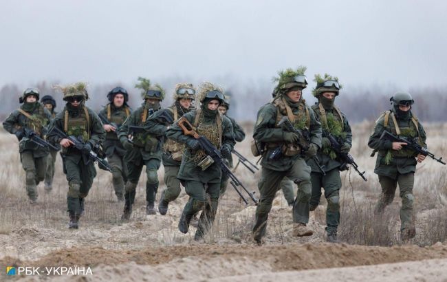 "Українська команда" закликає долучитися до збору на хотпаки для захисників