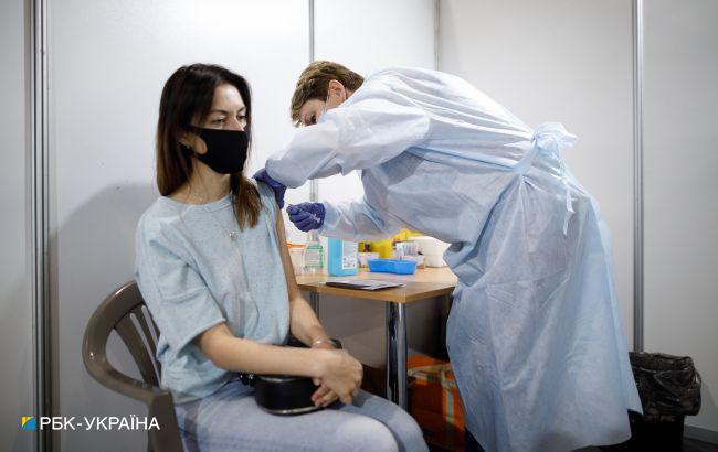 В Украине сделали более 18 тысяч прививок от коронавируса