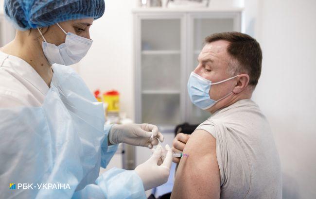 Инфекционист рассказала, как украинцы охотятся за остаточными дозами вакцины