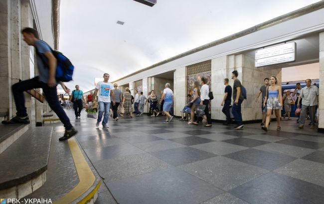 Станцію метро "Хрещатик" у Києві відкрито після повідомлення про мінування