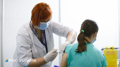 У Львівській області понад 60% педагогів отримали перше щеплення від COVID