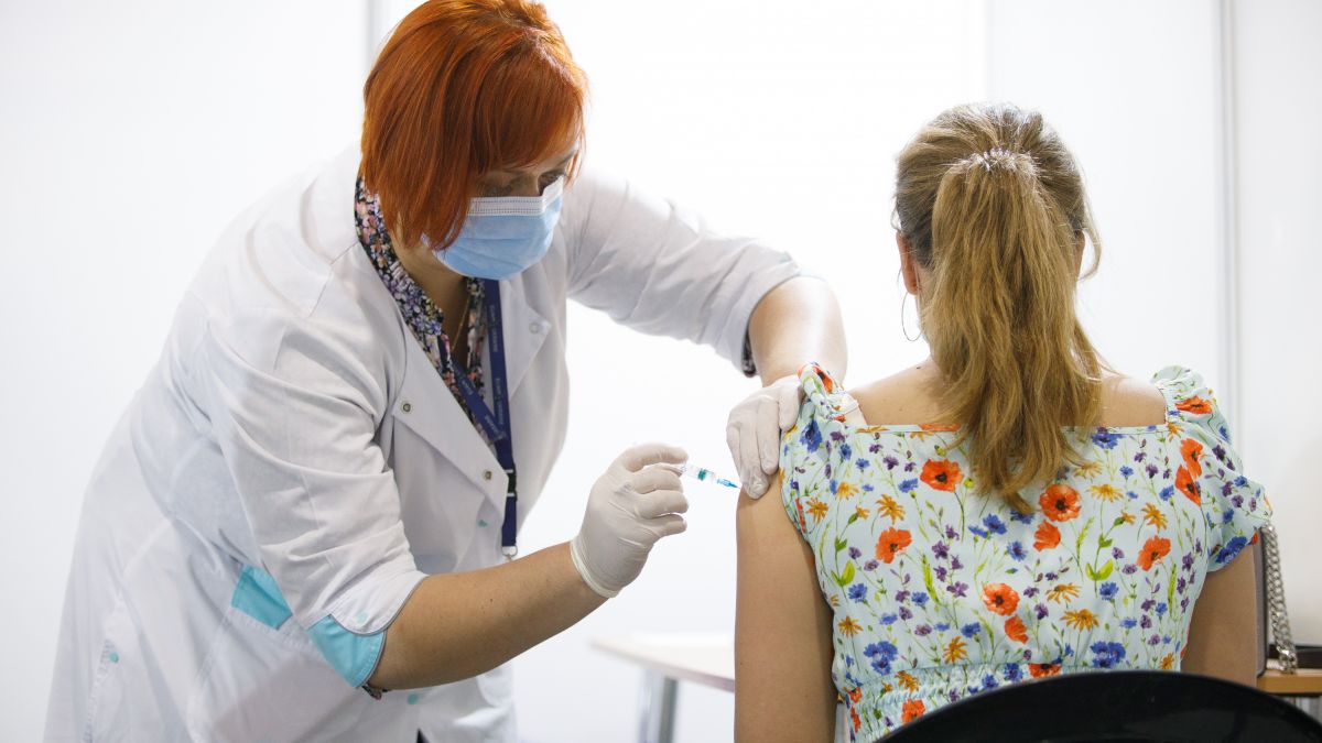 Стало известно, какие вакцины от коронавируса можно смешивать в Украине