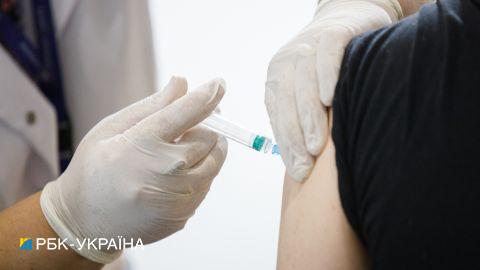 В Ізраїлі дозволять вакцинувати третью дозою усіх охочих