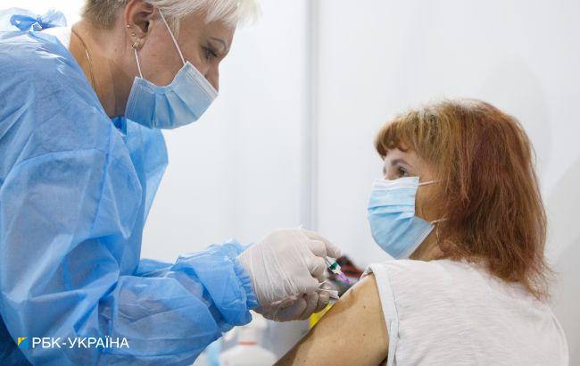 Обновлен рекорд по количеству COVID-прививок за сутки в Украине