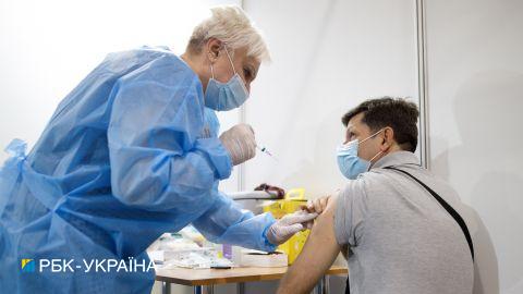 Еще 117 тысяч украинцев привились от COVID, а ревакцинацию прошли 367, - Минздрав