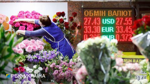 Ситуация на валютном рынке: гривна укрепляется из-за избытка предложения долларов