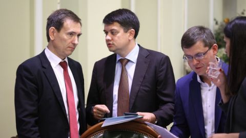 "Слуга народу" визначила коло спікерів для спілкування зі ЗМІ