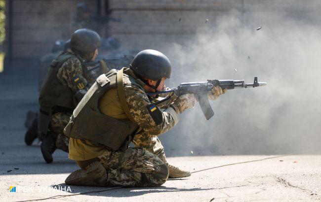 В Україні зросла готовність до опору російським окупантам: скільки візьмуть зброю