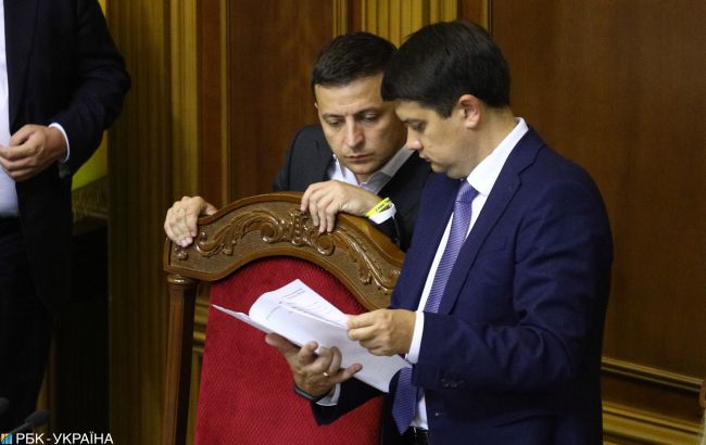 Українці дали оцінку діям президента, уряду та парламенту
