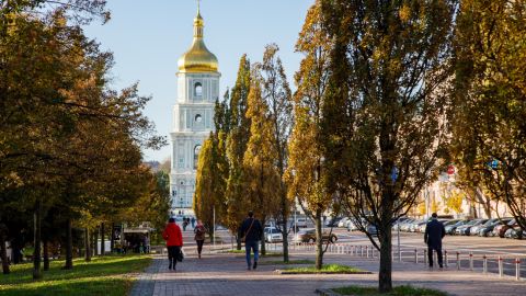 Листопад у Києві був теплішим за кліматичну норму