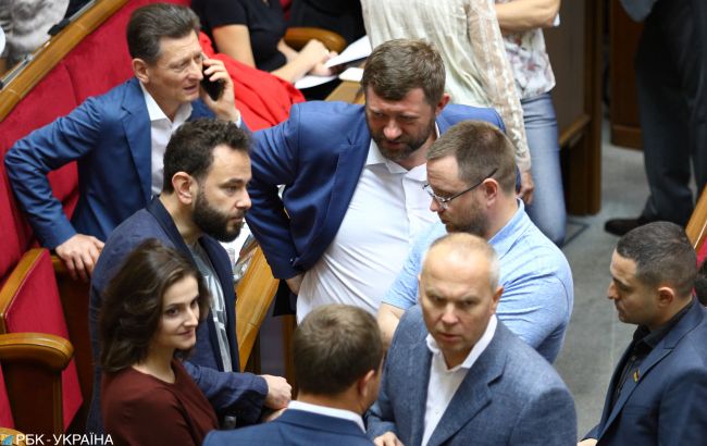 Площадки раздора: почему депутаты "Слуги народа" рассорились с руководством