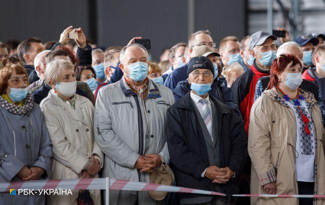 Правила зон карантину змінили. "Жовтий" рівень будуть вводити відразу на всю країну: коли та як