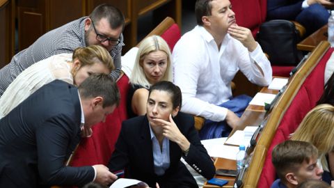 Рада позбавила нардепів виплат через прогули
