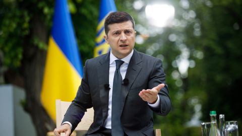 Рейтинг Зеленского упал до 35%