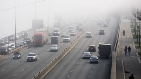 Водителей предупредили о дожде и тумане