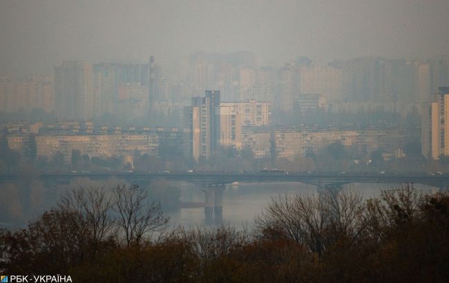 Пожежі від обстрілів у Києві спричинили забрудненість повітря: що треба знати